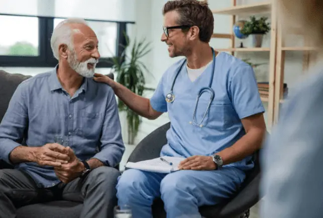 Un médecin et son patient en pleine consultation.